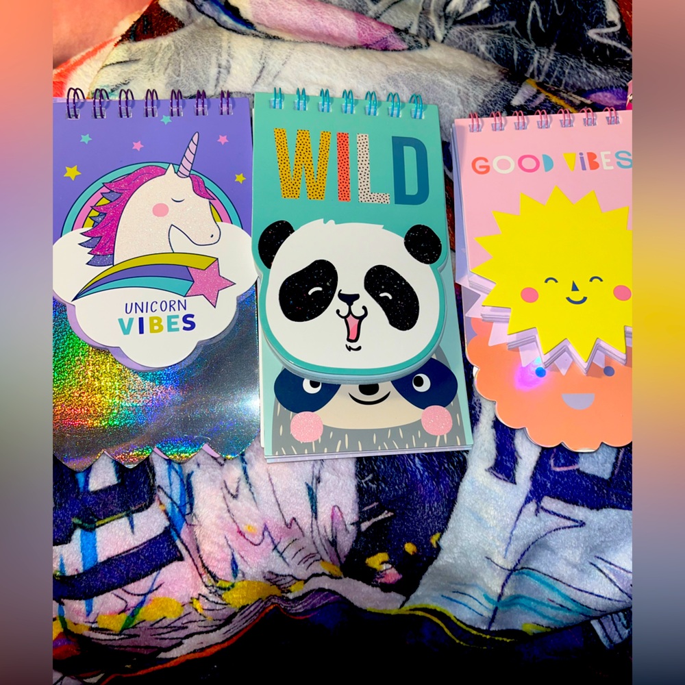 3kids note book BRANDNEW without the tags.